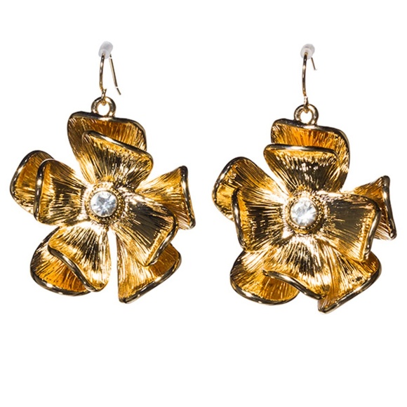 gold tone flower earrings - Picture 5 of 9